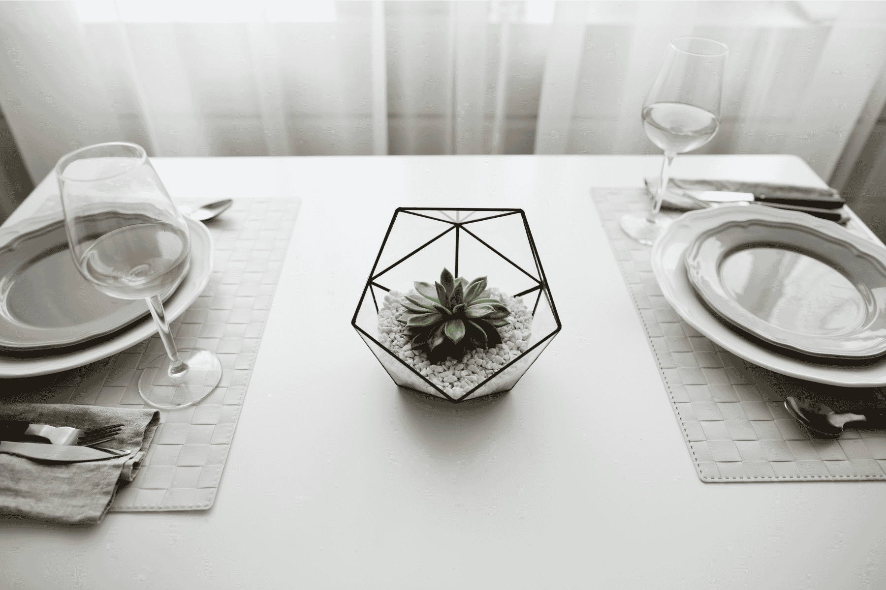 Dining Table Crystal or Glass Object Centrepiece